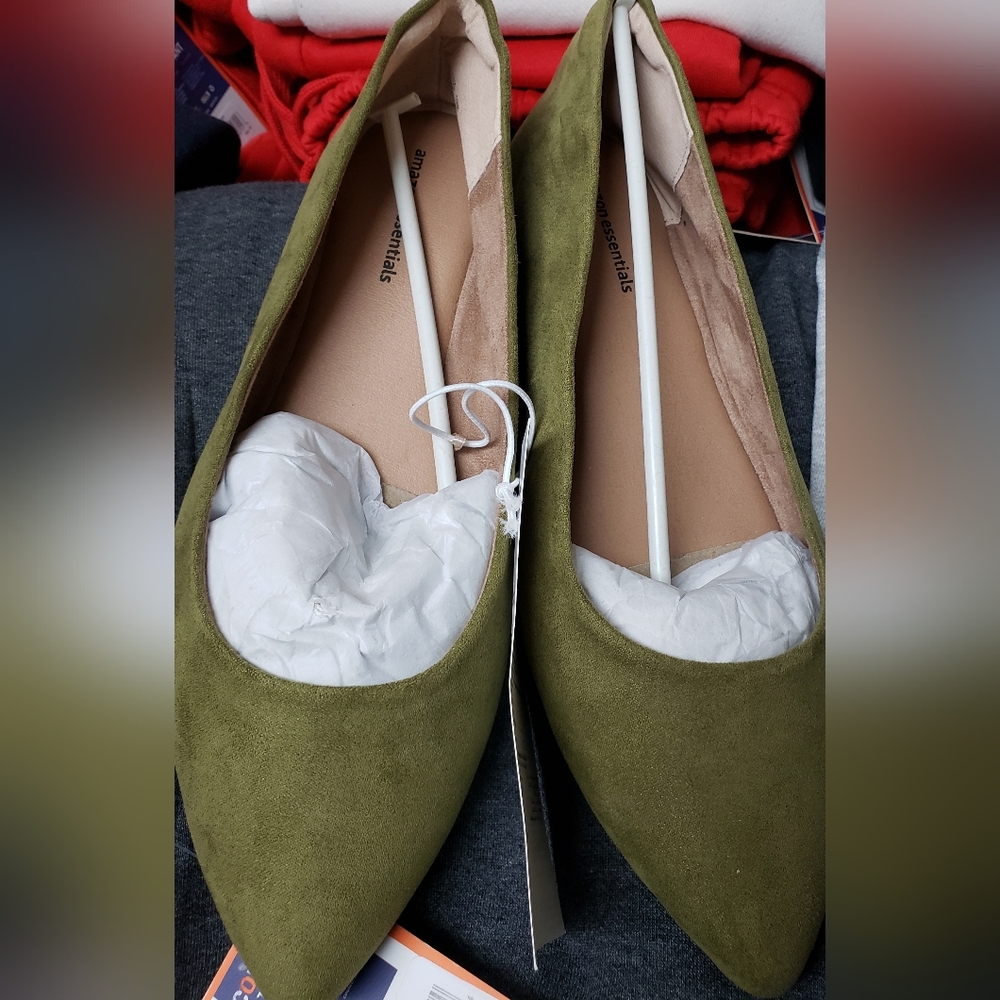 Amazon Essentials Olive Women's Flats
